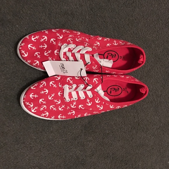 NWT rue 21 sneakers