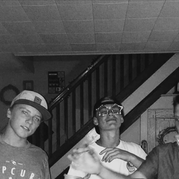 Meet your Posher, Clay - Picture 1 of 1