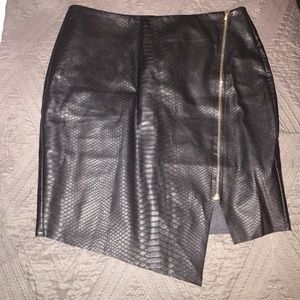 Snake skin texture leather mini skirt