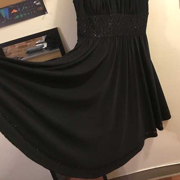 Beautiful swing dress - Picture 3 of 4