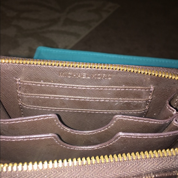 Michael Kors Monogram Wallet - Picture 4 of 4