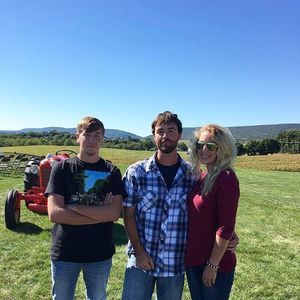 Meet your Posher, Caitlin