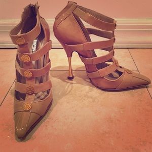 Fall 2011 Oscar De La Renta Heels