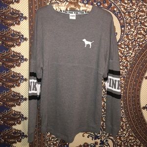 VS Pink sweatshirt, like new condition!