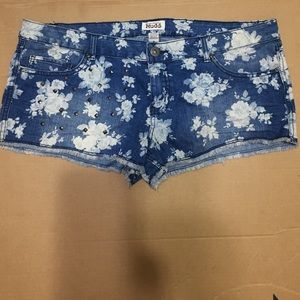 Mudd Low Rise Shorts Size 17