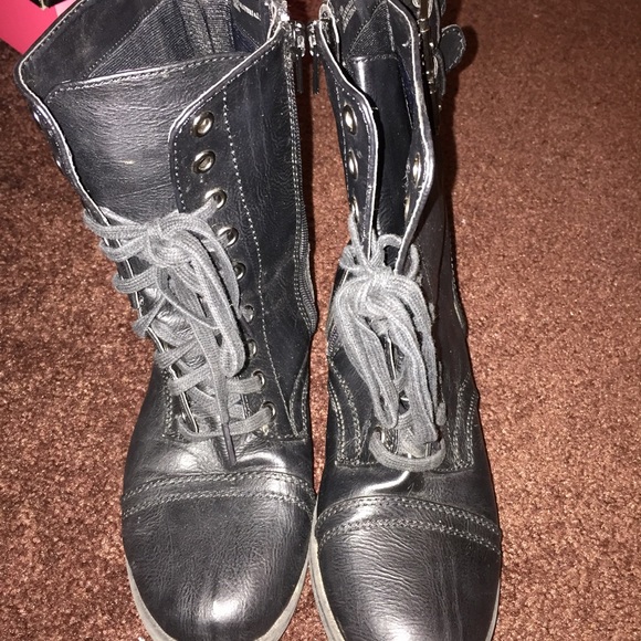Black combat boot