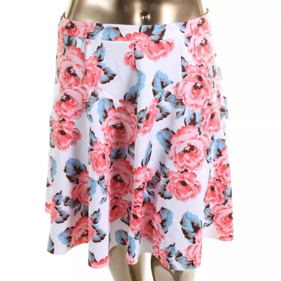 ➕ SZ 12 ONLY! Flowered Scuba A-Line Skirt! NEW! - Picture 3 of 7