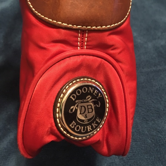 Dooney & Bourke small vinyl handbag - Picture 2 of 2