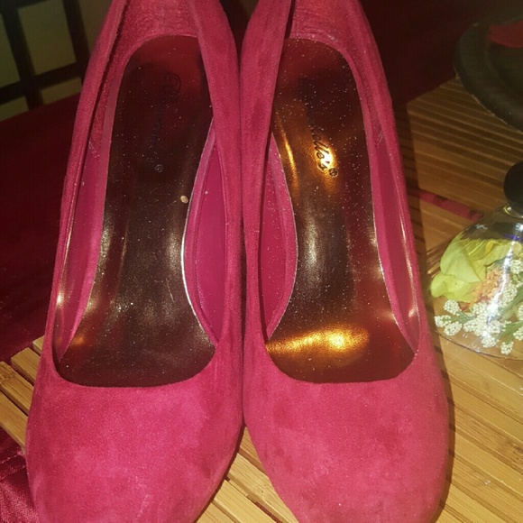 Red Heels - Picture 2 of 3