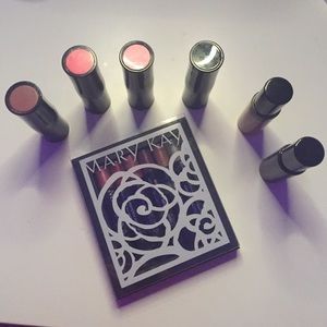 MARY KAY LIP STICK AND GLOSS BUNDLE