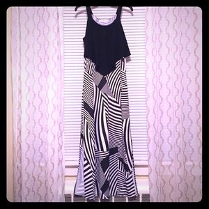 ⬇️SALE💲💲Black and white popover Maxi