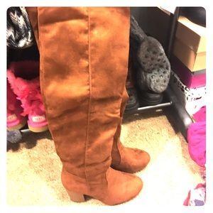 Sold ✨✨✨Taupe knee high Just Fab boots sz 7.5