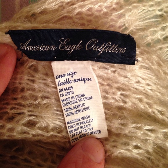 AMERICAN EAGLE tan knit scarf - Picture 2 of 3