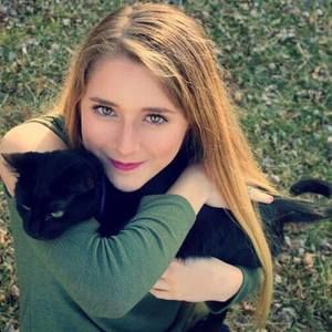 Meet your Posher, Alyssa