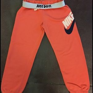 NIKE Capri sweatpants