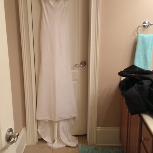 Wedding Dress - Picture 2 of 4