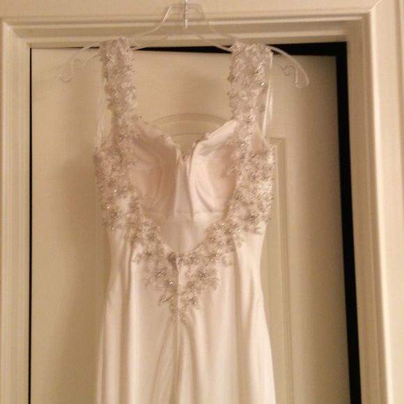 Wedding Dress - Picture 3 of 4