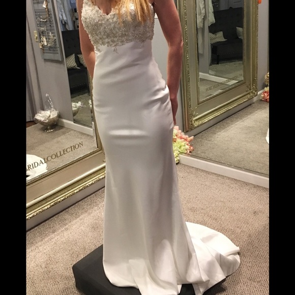 Wedding Dress - Picture 4 of 4