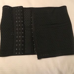 WAIST TRAINER