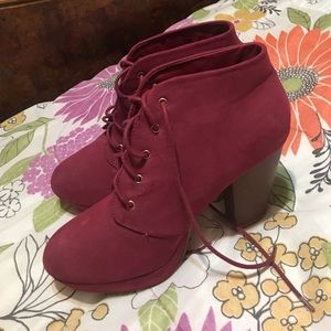 Boot wedge heels.