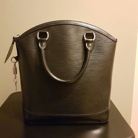 Authentic Louis Vuitton Epi  Noir