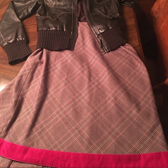 Perfect skirt for the office or other