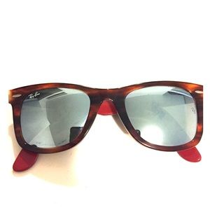 Ray-Ban mirrored wayfarers