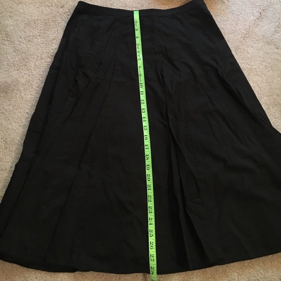 Lightly worn black Gap skirt! - Picture 3 of 5