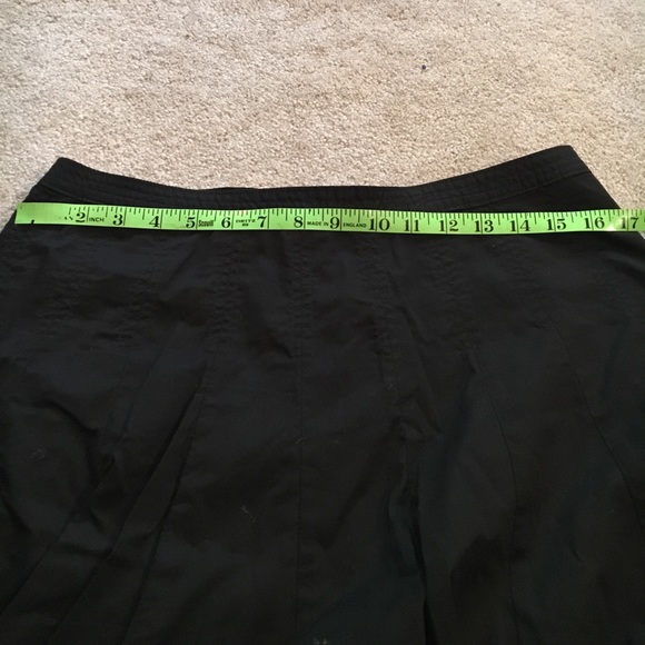 Lightly worn black Gap skirt! - Picture 5 of 5