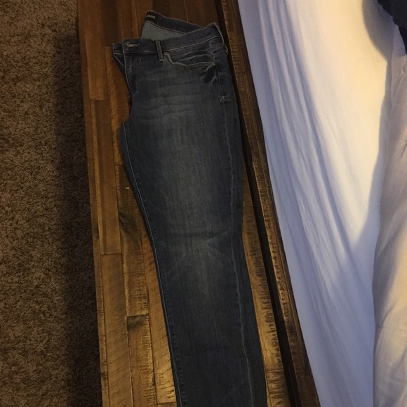 Express Mid Rise Legging.