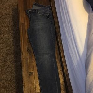 Express Mid Rise Legging.