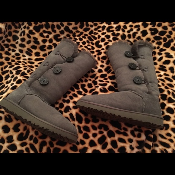 UGG gray tall Bailey button
