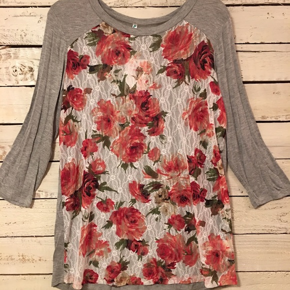 SALE! Lace floral top - Picture 3 of 4