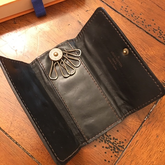 Louis Vuitton 5 Key Holder // Utah Collection - Picture 3 of 4