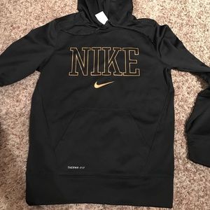 Nike therma-fit sweatshirt