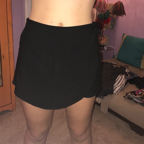 forever 21 black skort