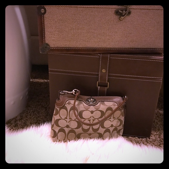 NWOT Small Coach CC Monogram Tan Wristlet - Picture 3 of 7