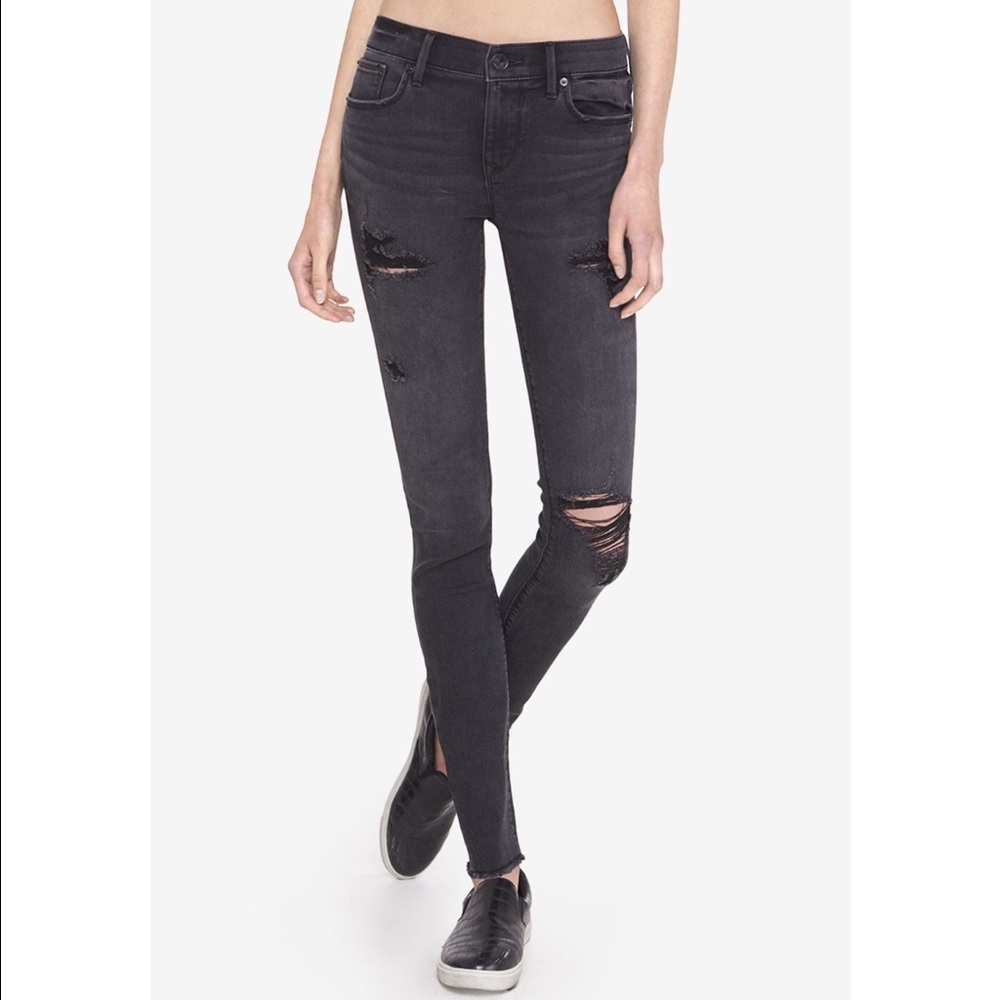 Black Mid Rise Express Legging.