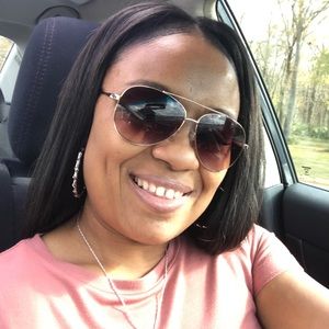 Meet your Posher, Shakisla