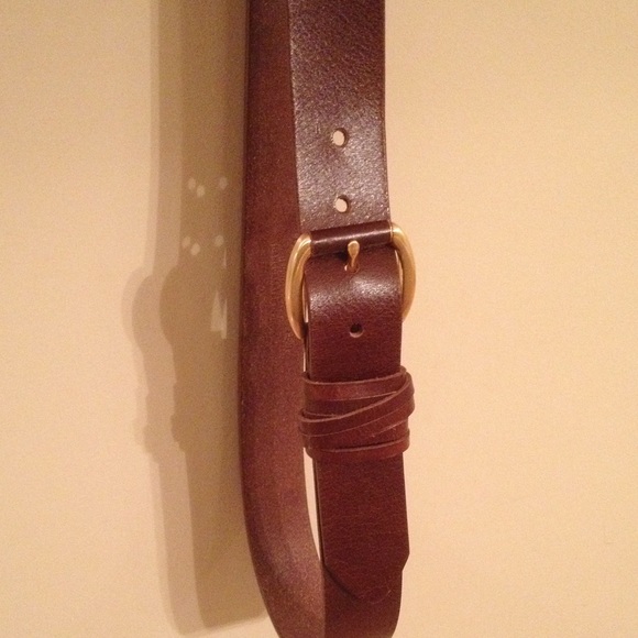 Tommy Hilfiger genuine leather belt, size M.