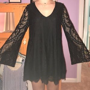 lovers and friends lace bell sleeve dress