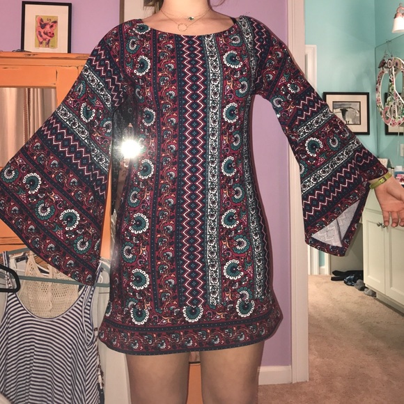 bell sleeve printed dress