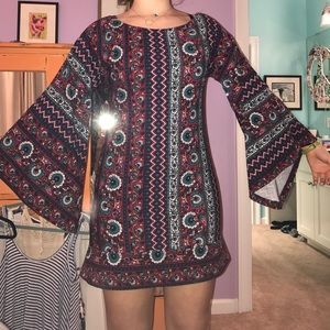 bell sleeve printed dress