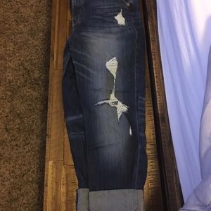 Express Cropped 90s Jean. Distressed