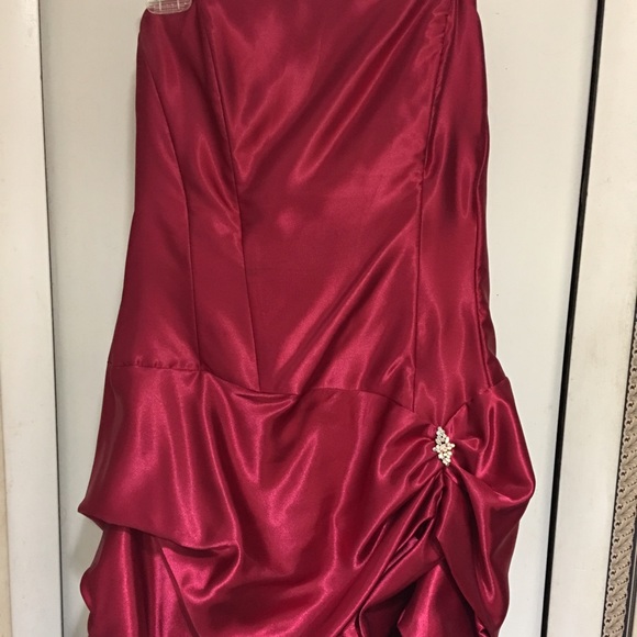 Flirty and formal dress