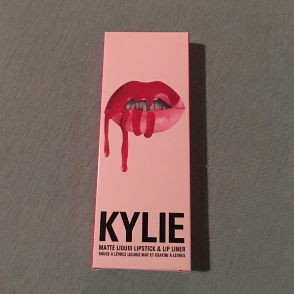 Kylie Liquid lipstick in Mary Jo K