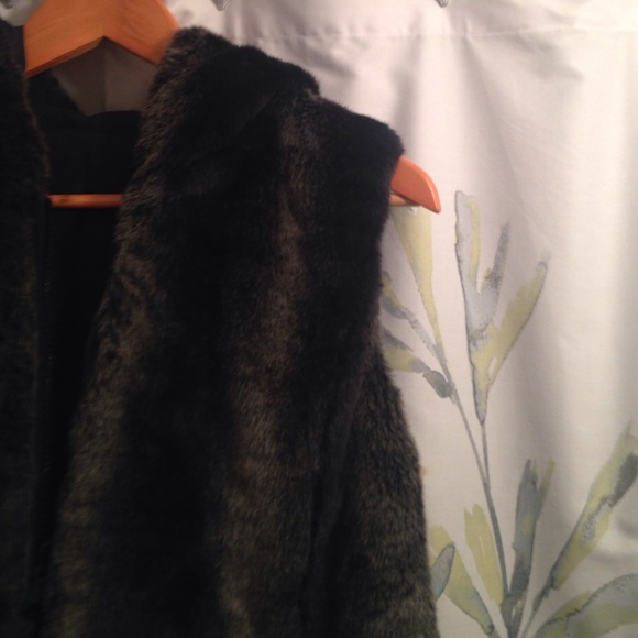 ⭐️Reversible Fur Type/ Black Waterproof Vest