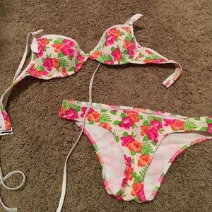 Hollister flower 🌺 bikini