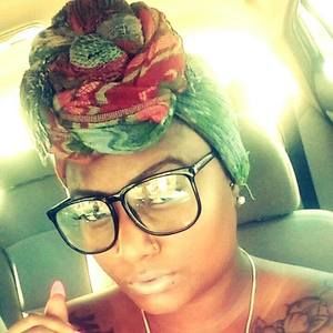 Meet your Posher, Crystal