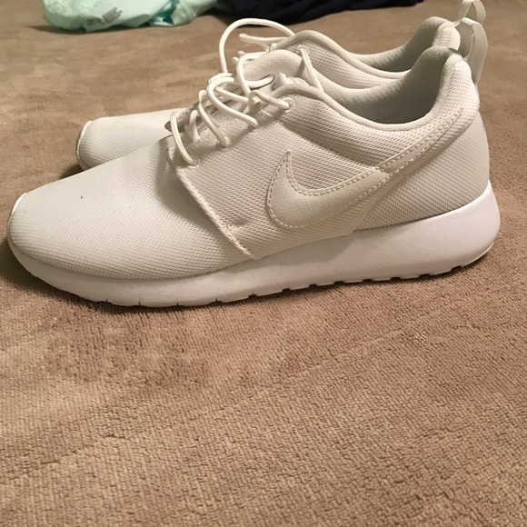 Nike roshes